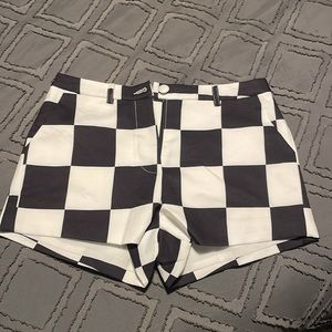 AKIRA CHECKMATE FITTED MID RISE SHORTS IN BLACK WHITE